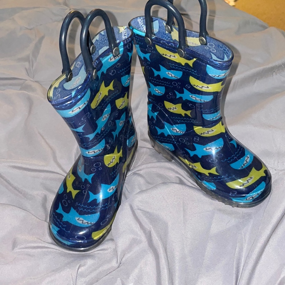 Toddler’s rain boots